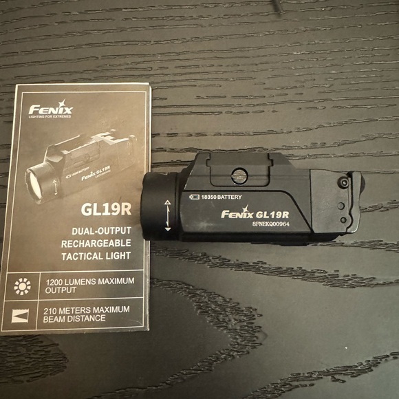 GL19R V2.0 Black Tactical Flashlight - Picture 2 of 3